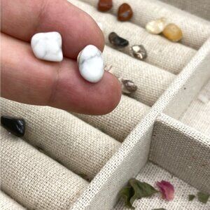 Alquimia White Stone Earrings